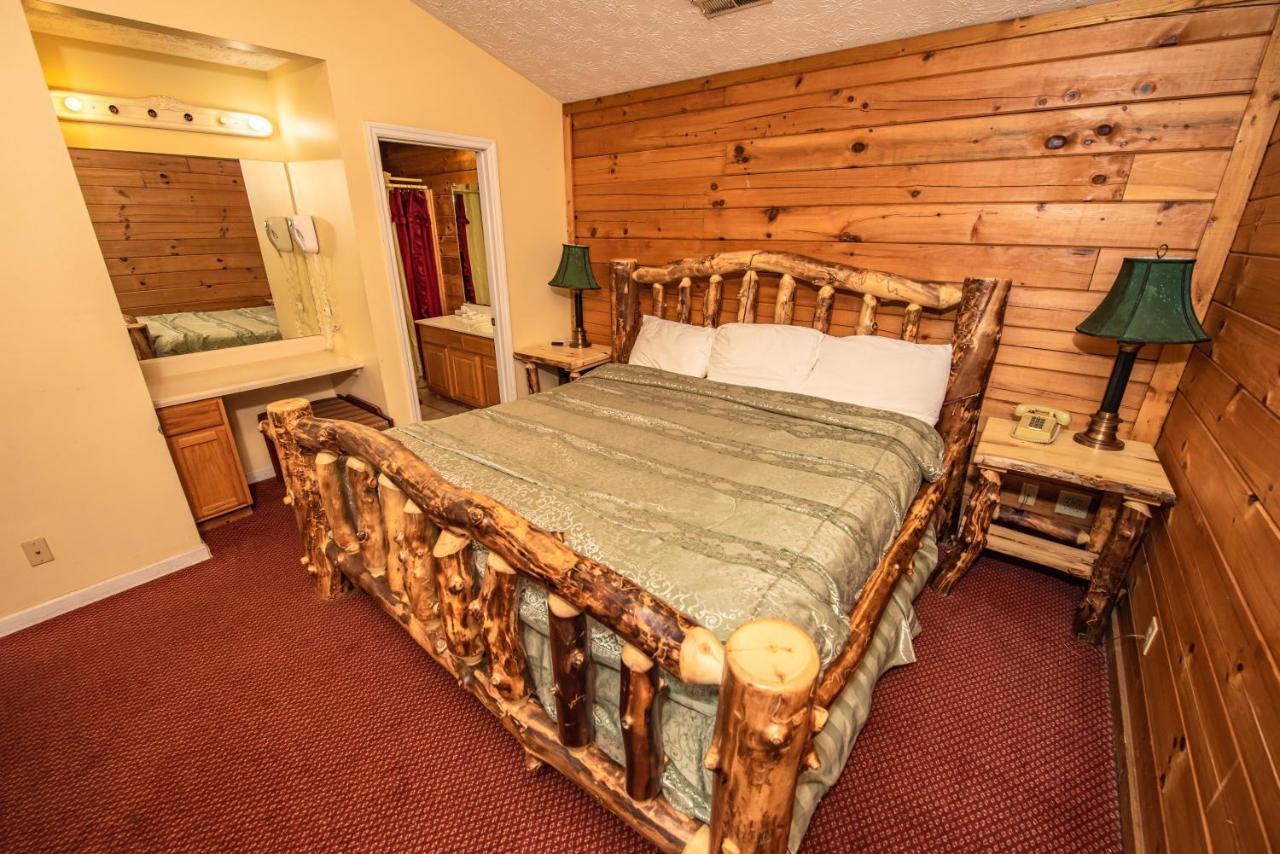 Cabin Close To Parkway Rd With River View Pigeon Forge Exteriér fotografie