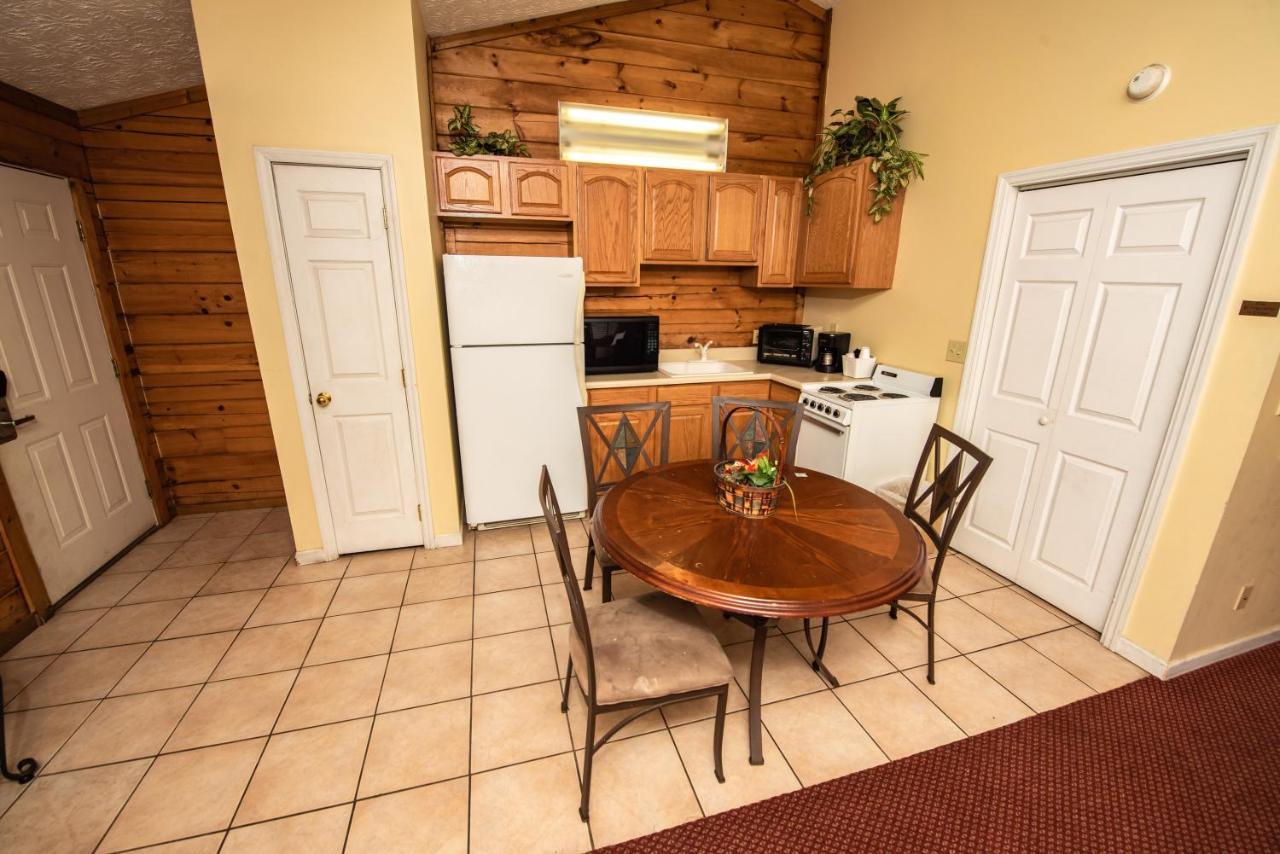 Cabin Close To Parkway Rd With River View Pigeon Forge Exteriér fotografie