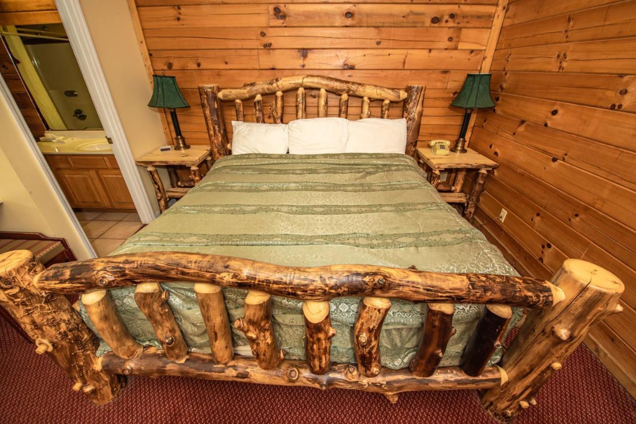Cabin Close To Parkway Rd With River View Pigeon Forge Exteriér fotografie
