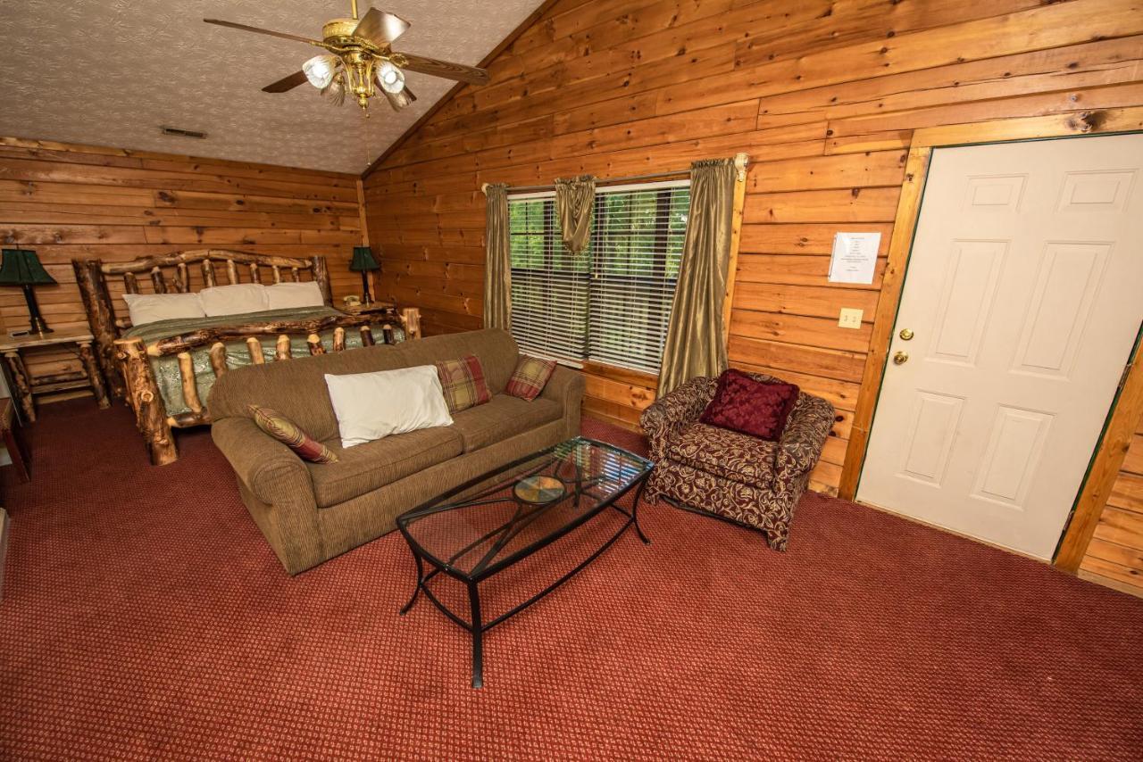 Cabin Close To Parkway Rd With River View Pigeon Forge Exteriér fotografie